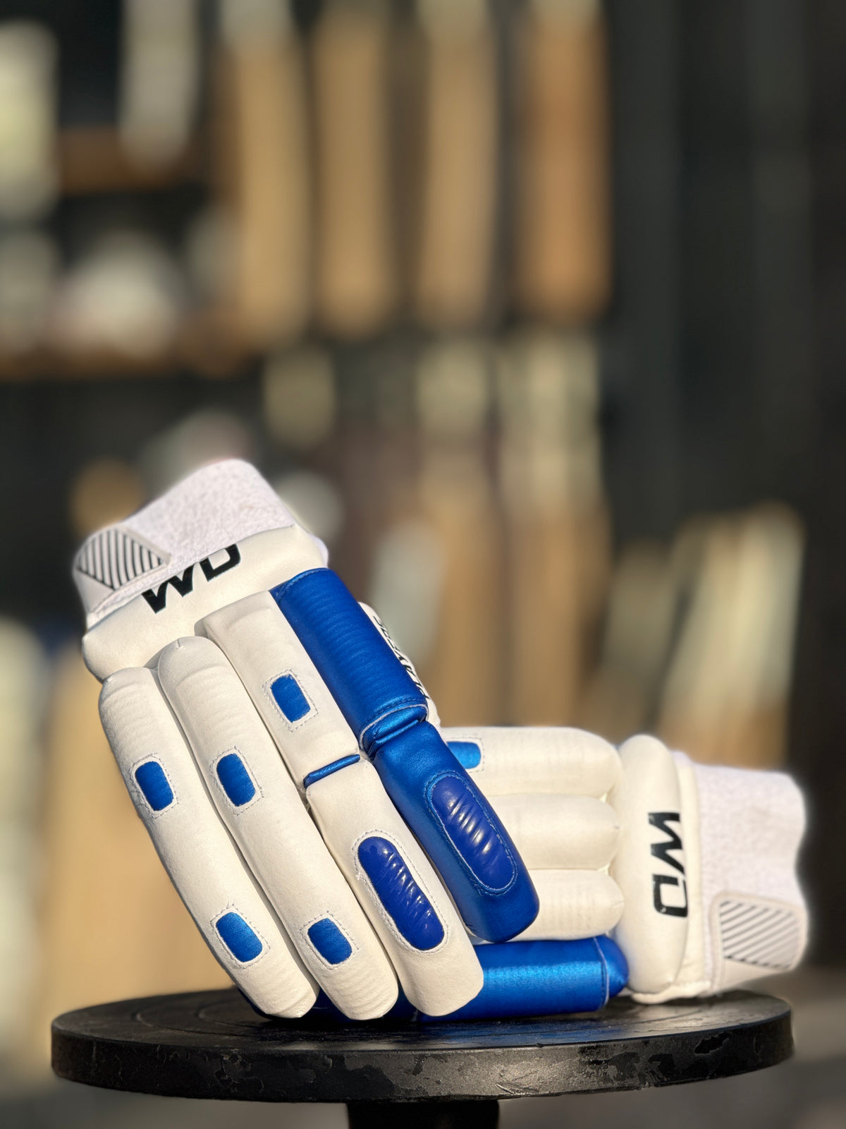 PLAYERS BATTING GLOVES